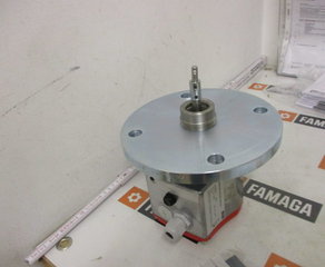 Датчик
MBA820XFN2-C01514-A-XXXXX
Digitaler Drehflügelmelder
- Parameter einstellbar
- wartungsfrei
- verschleißfrei
- unempfindlich bei Vibrationen.
MBA820XFN2-C01514-A-XXXXX
MBA820 Versorgungsspannung: 24 V DC
X ohne Zertifikat für Staub Ex-Bereich
F Prozessanschluss:
Flansch DN 100 PN 6 , Edelstahl
N Druck im Behälter: - 0.5 ... + 3 bar
2 Temperatur im Behälter: bis 200 °C
C Starre Welle, mit Schutzrohr
für senkrechte Montage, Edelstahl
Tauchtiefe: 1514 mm
A Blattflügel 98 x 40 mm MBA Instruments